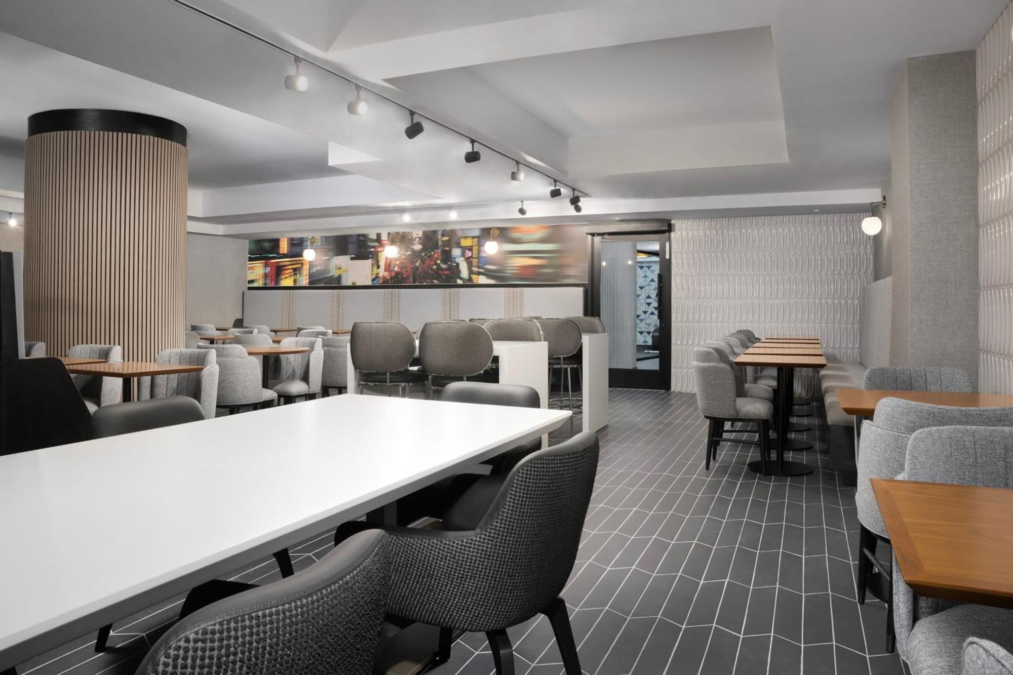 Springhill Suites By Marriott New York Manhattan Times Square Экстерьер фото