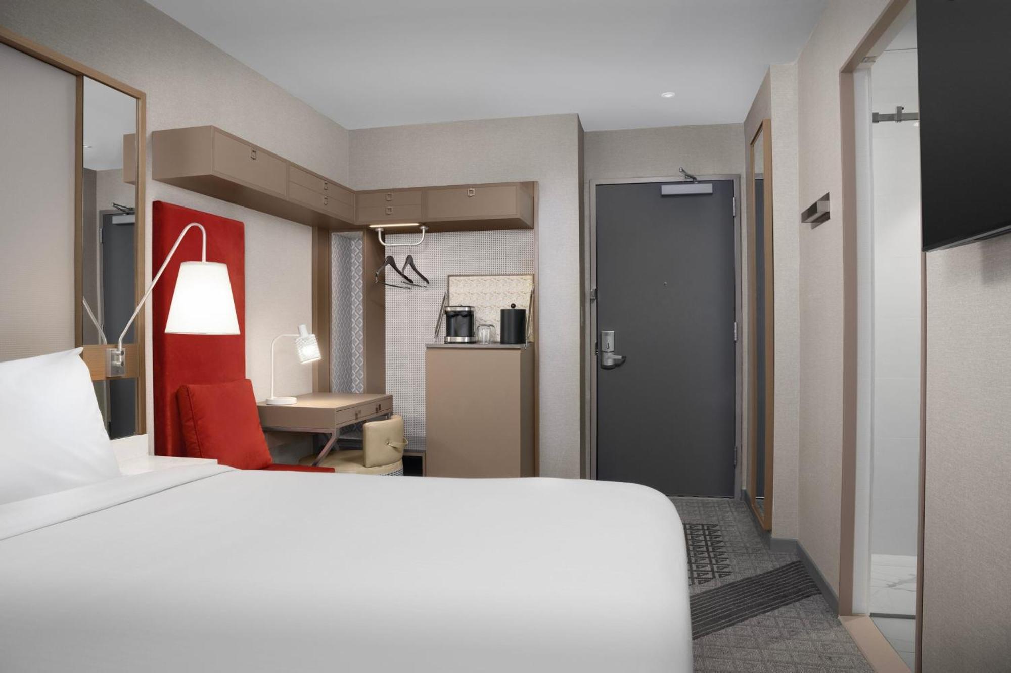 Springhill Suites By Marriott New York Manhattan Times Square Экстерьер фото