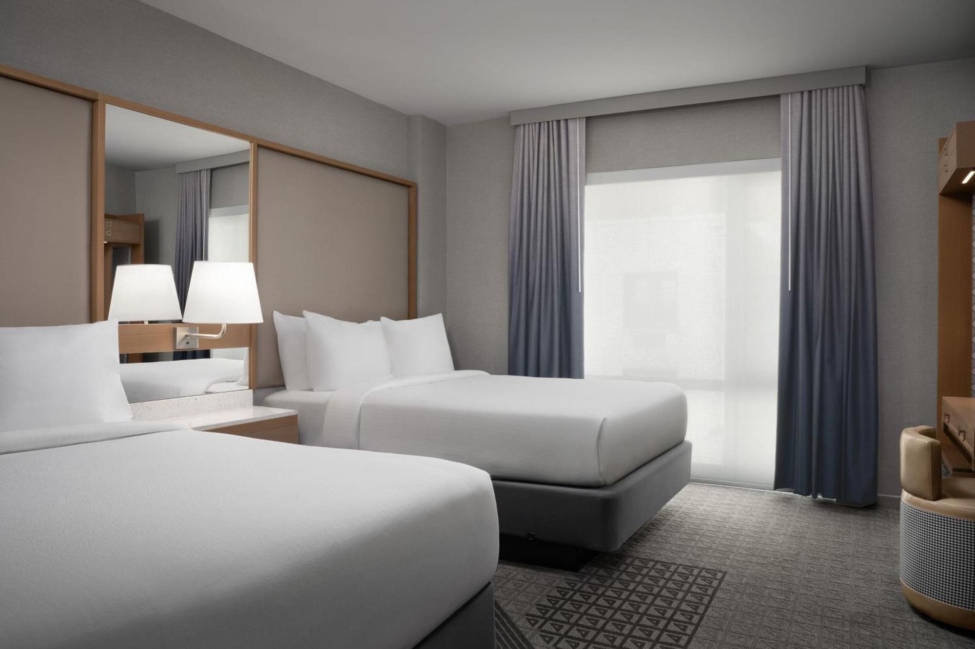 Springhill Suites By Marriott New York Manhattan Times Square Экстерьер фото