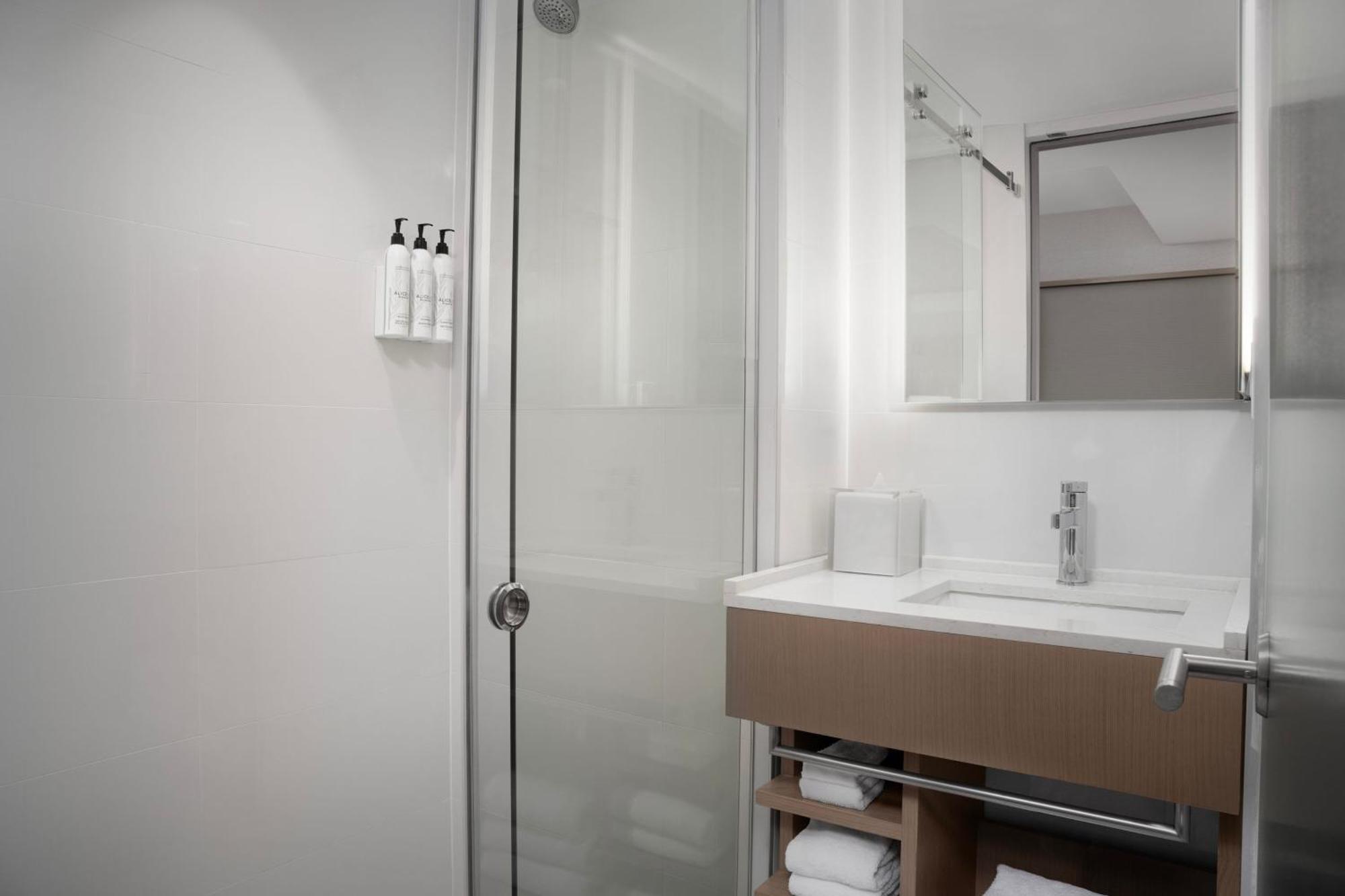 Springhill Suites By Marriott New York Manhattan Times Square Экстерьер фото