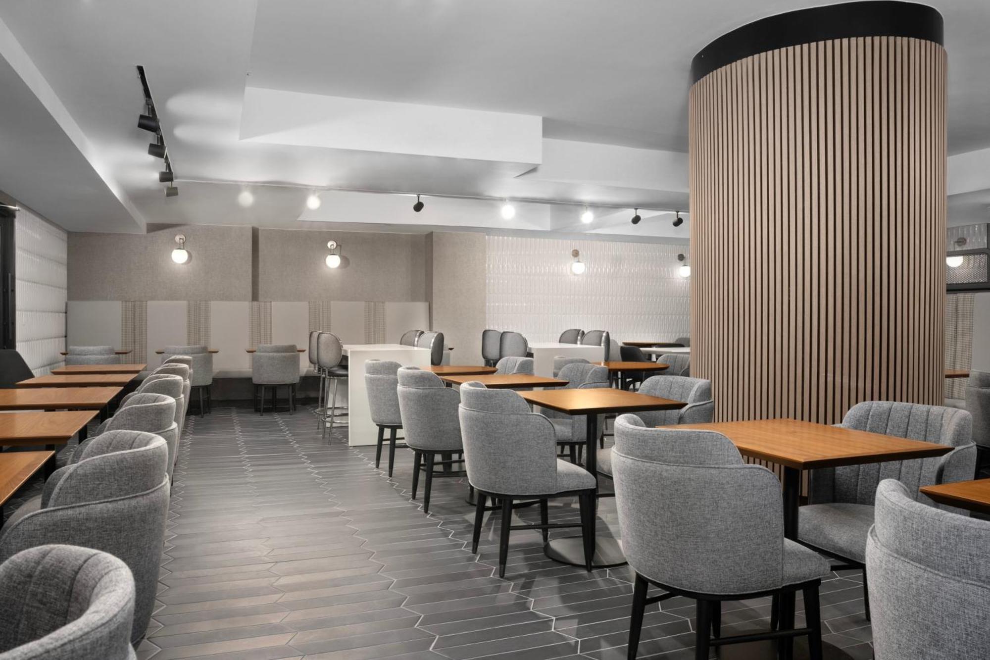 Springhill Suites By Marriott New York Manhattan Times Square Экстерьер фото