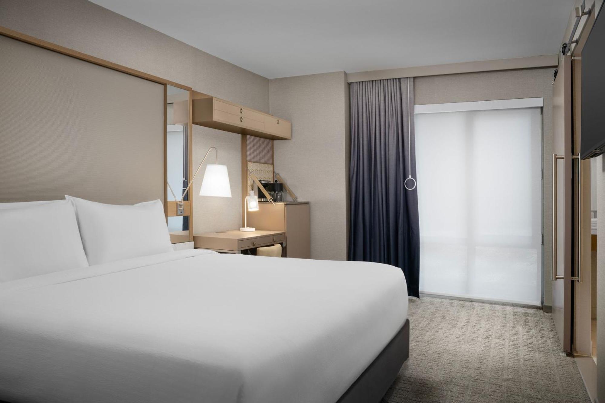Springhill Suites By Marriott New York Manhattan Times Square Экстерьер фото