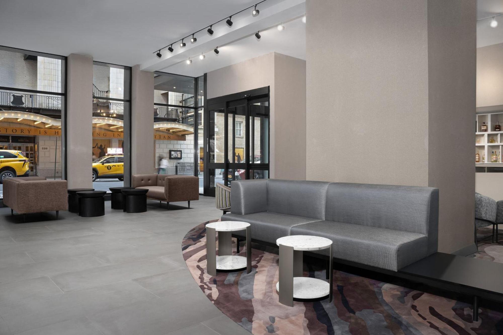 Springhill Suites By Marriott New York Manhattan Times Square Экстерьер фото