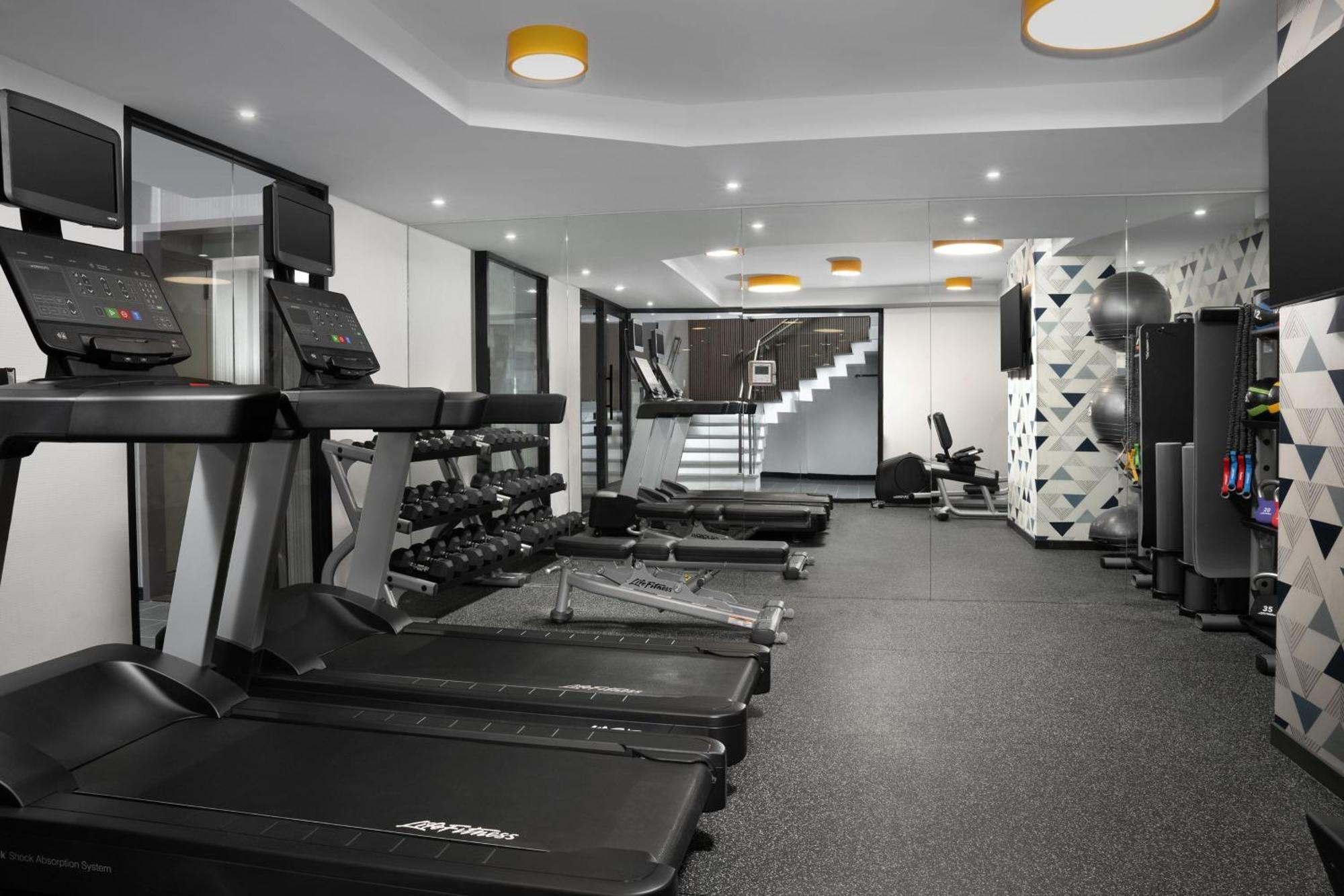 Springhill Suites By Marriott New York Manhattan Times Square Экстерьер фото