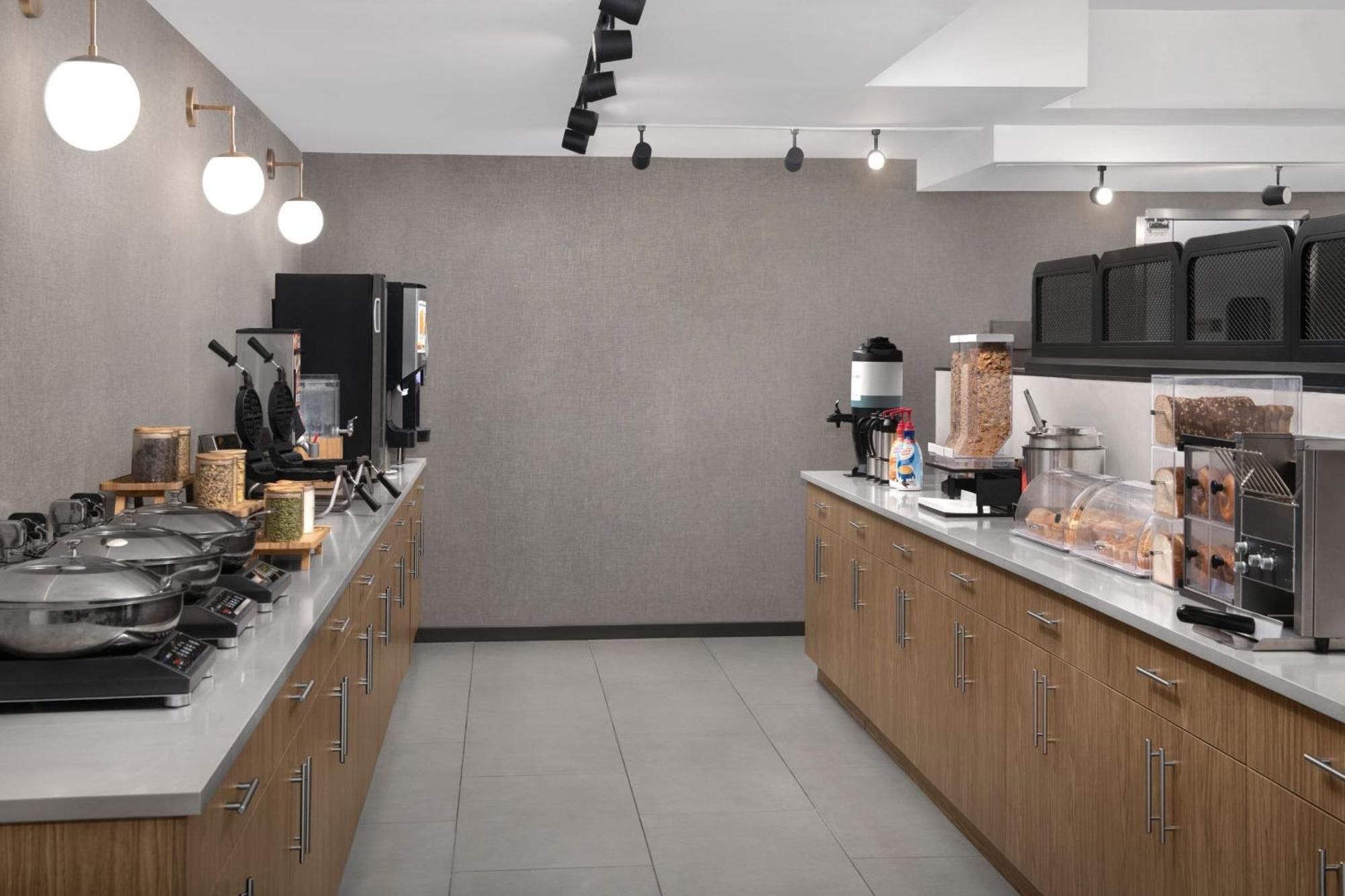Springhill Suites By Marriott New York Manhattan Times Square Экстерьер фото